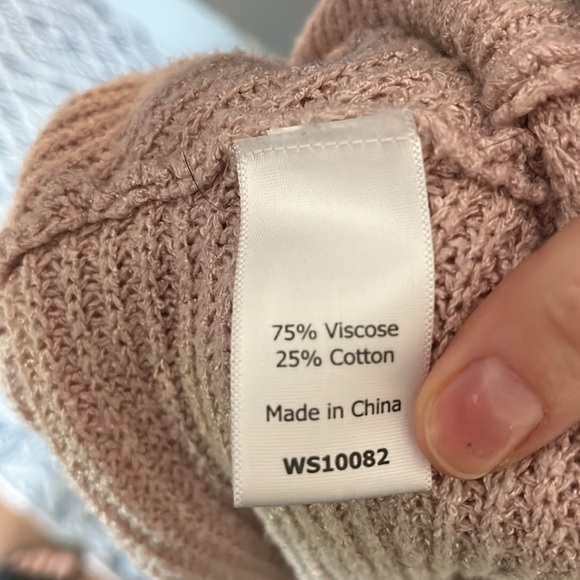 Market & Spruce Twisted Back Pullover | Soft Pink | Size S - Picture 6 of 7